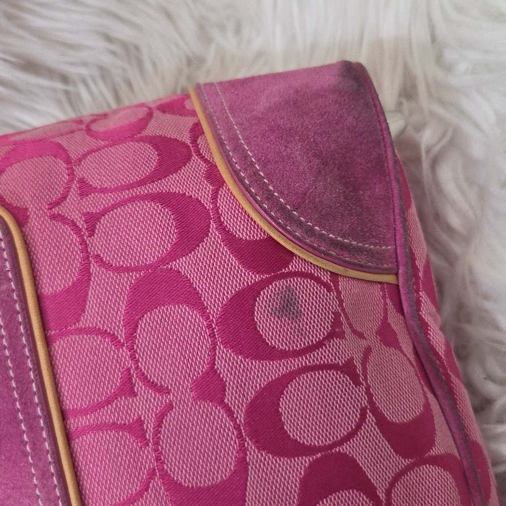 💕🔹️ Coach🔹️y2k vintage  Hampton Signature  Pink Jacquard Suede Leather Bag - Picture 3 of 14